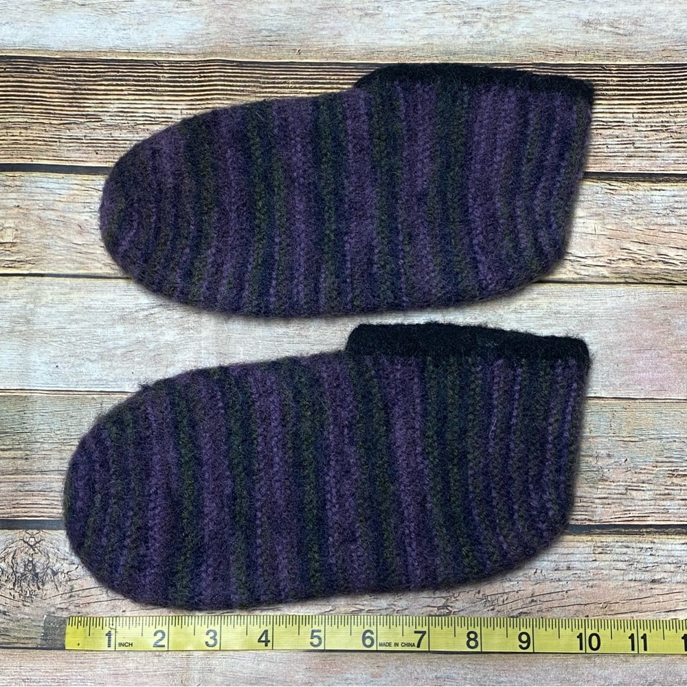 Hand Knit Norwegian slippers. NEW - Picture 3 of 5